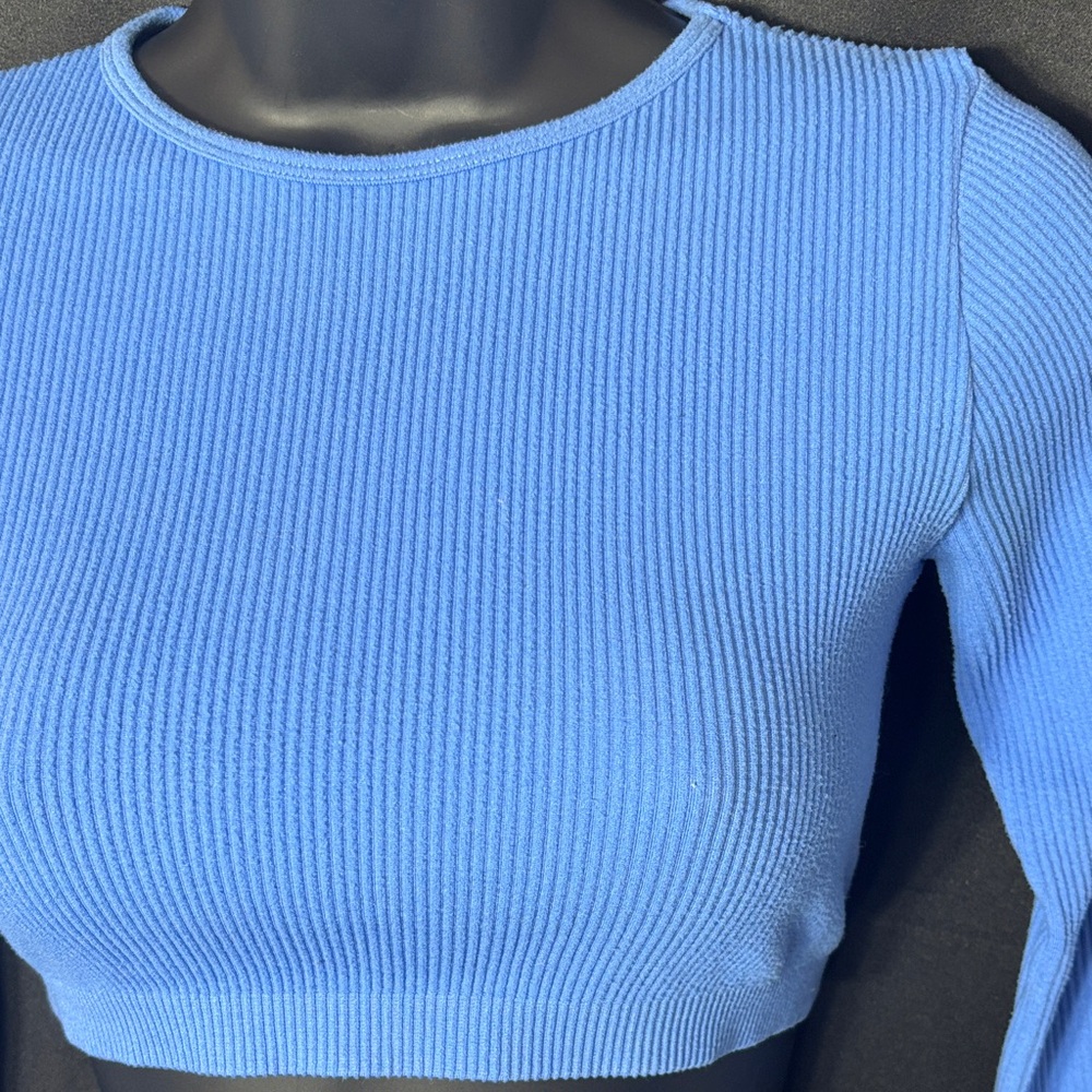 Chic Azure Ribbed Crop Top - Picture 4 of 5